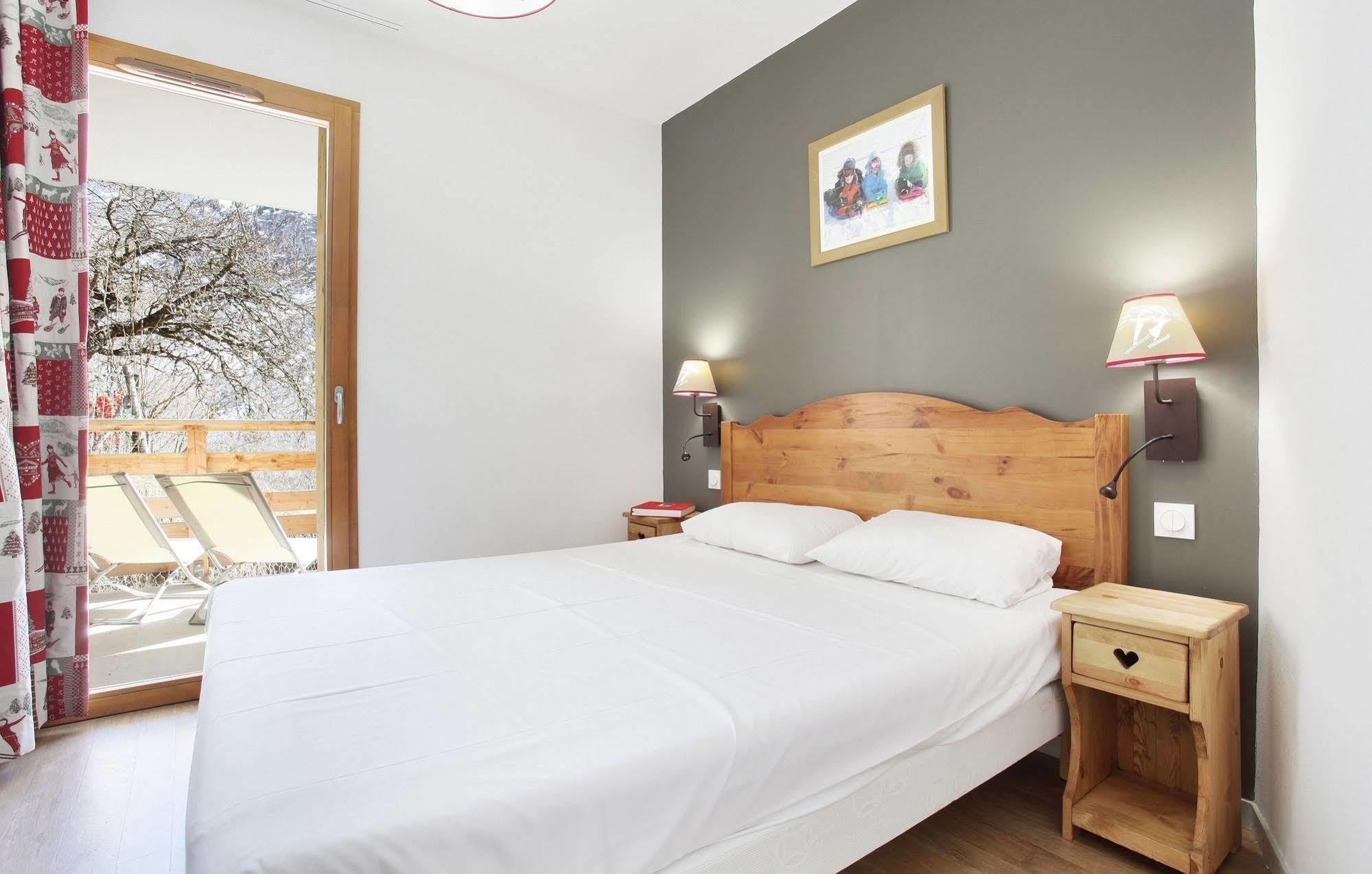 Résidence Odalys Le Crystal Blanc Vaujany Extérieur photo